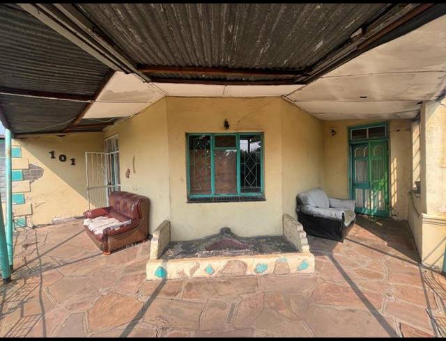 8 BEDROOM HOUSE FOR SALE IN ROSETTENVILLE